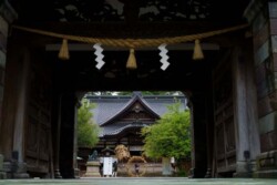 尾山神社の門